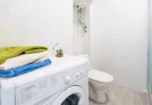 Терміново приберіть її звідти: головна помилка, що скорочує життя пралки вдвічі
