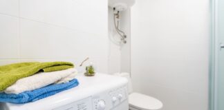 Терміново приберіть її звідти: головна помилка, що скорочує життя пралки вдвічі