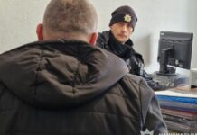 За скоєння хуліганських дій відносно військових у місті Кам’янське поліція затримала двох чоловіків