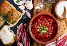 Борщ за 158 гривень? Марцінків засумнівався у цінах та дав гроші на експеримент