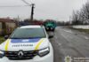 У вантажівки відмовили гальма на дорозі: поліцейські офіцери громади Дніпра допомогли водію безпечно дістатися місця ремонту