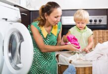 Свербіж і висип у дитини? Помилки під час прання, які роблять майже всі батьки