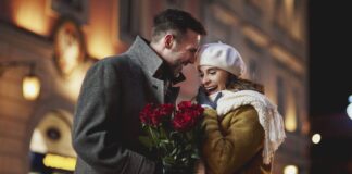 Забудьте про світські розмови: 9 фраз для флірту, які миттєво створюють емоційну залежність