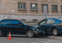 У Дніпрі на Паторжинського зіштовхнулися Skoda та Mitsubishi: подробиці ДТП