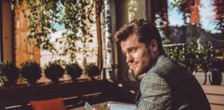 Як розпізнати нарциса на першому побаченні: чек-лист