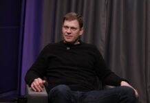 “Писали, що врятують”. Ісаєнко різко висловився про родичів у РФ