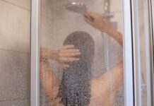 Ви робите це щодня: помилка №1 в ванній, яка “запускає” цвіль