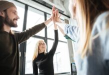 Три ознаки, що ви дуже харизматичні, хоча самі в це не вірите