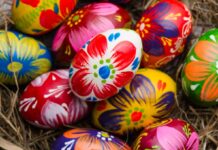 За лічені хвилини: ось як легко пофарбувати яйця на Великдень