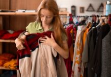 Всі полюють саме на них: 7 речей, які вигідно купувати у секонд-хендах