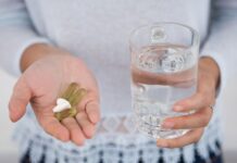 Не витрачайте гроші: ці популярні вітаміни для волосся шкодять