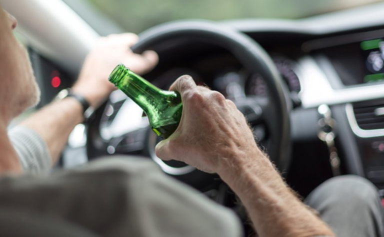 У Дніпрі водію повідомили про підозру за спробу підкупу поліцейських