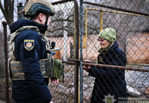 Під загрозою дронів: правоохоронці Запоріжжя евакуювали пʼятьох мешканців прифронтової Юрківки
