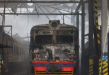 На Сумщині російський БпЛА вдарив по пасажирському поїзду – Кулеба