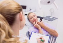 Стоматолог попереджає: ці проблеми із зубами можуть порушувати сон