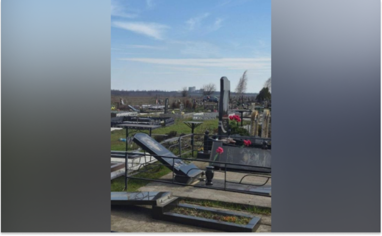 На Дніпропетровщині розслідують масове пошкодження могил: підозрюють двох дітей