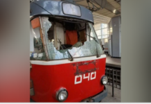 У Кривому Розі вандал пошкодив трамвай: травмовано водійку