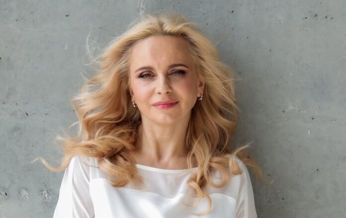 _a4c242ffbf6051831cd36aec142ff2b3_1300x820