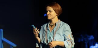 Русалки, підводний світ і магія Полісся: чому варто побачити виставу “Озерний вітер”