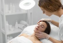 Весняний догляд за шкірою: дерматолог назвала топ-3 процедури, які варто зробити після зими