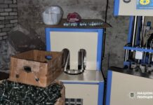 Вилучено понад 2 тонни фальсифікованого алкоголю: у Кривому Розі поліція викрила підпільне виробництво