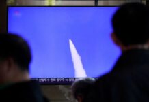 Північна Корея у суботу випустила близько 10 балістичних ракет