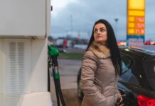 Бензин, дизель чи газ? На чому вигідніше їздити в період паливної кризи