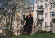 Понеділок ще буде теплим, далі “посвіжішає”: чого чекати від погоди в Україні завтра