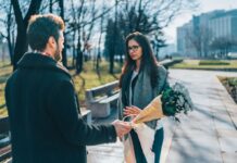 Рівні, але не однакові: чому боротьба за права не скасовує ніжність та квіти