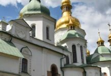 Православних стало менше: як війна змінила конфесійну картину країни