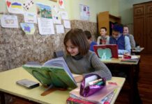 Батьків чекають штрафи: хто та як тепер контролюватиме пропуски школи