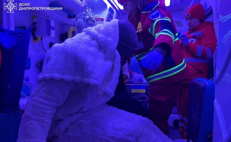 Кам’янський район: надзвичайники врятували двох підлітків на кризі