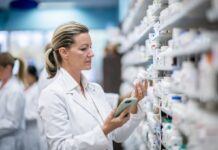 Без фармацевта, але з ліками: у селах та біля фронту змінюють правила видачі за е-рецептом