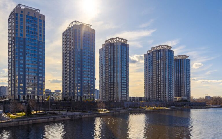 Ринок нерухомості “ожив”: де в Україні будують найбільше і яке житло в попиті