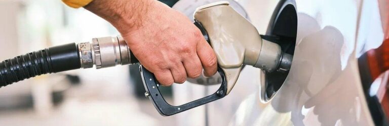 Пального буде більше: Україна планує масштабні закупівлі пального через морські порти Греції