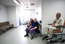 Скасує відстрочку? Чи анулюють право на догляд за батьками після одруження