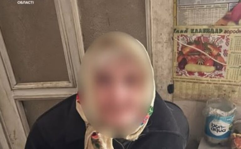 У Дніпрі патрульні допомогли 94-річній жінці повернутися додому