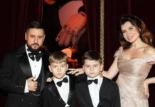 MONATIK з дружиною на рідкісних фото показали, як їхні сини помітно підросли та змінилися