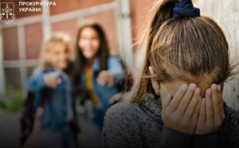 Розпочато розслідування за фактом побиття неповнолітньої дівчини в Запоріжжі
