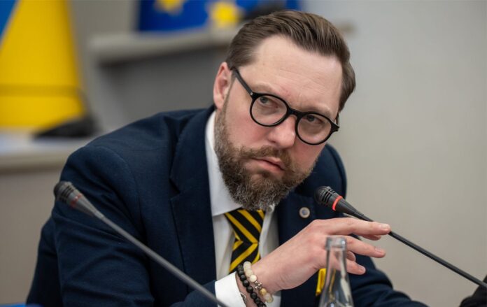 unla_org_ua__83a1354c0879fa91b6c5dfbb11dd1485_1300x820