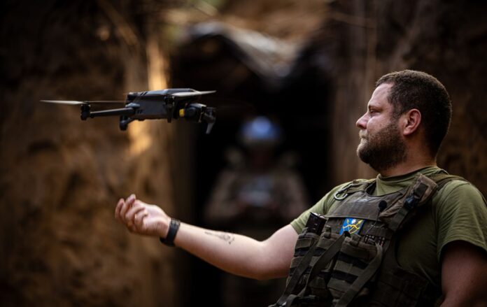 _viyskoviy_bezpilotnik_fpv__donetska_oblast_lito_2025_gettyimages_2220252848_95a3e3a69d510c17e2c3233051dd231e_1300x820