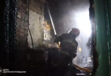 У Марганці загорілась квартира у п’ятиповерхівці: вогнеборці врятували на пожежі чоловіка