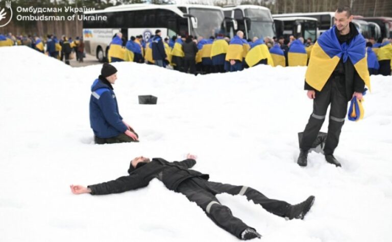 36 захисників з Дніпропетровщини повернулися додому після років у російському полоні