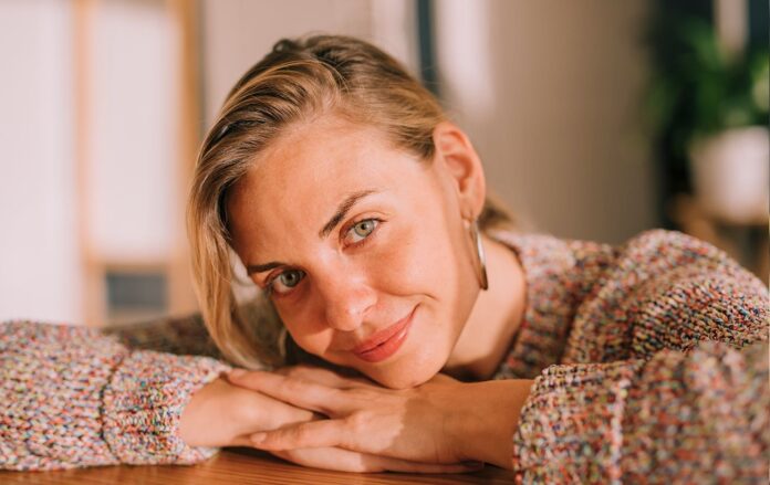 _zhinka_sekret_8a8789429c317ec0fabc7dd644523179_1300x820