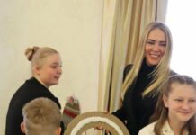 Святковий візит керівництва області та міста до новоствореного дитячого будинку сімейного типу