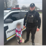 У Дніпрі поліцейські повернули додому 5-річну дівчинку