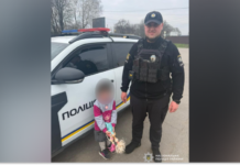 У Дніпрі поліцейські повернули додому 5-річну дівчинку