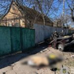 У Нікополі окупанти знову атакували FPV-дроном цивільне авто, є загиблий та поранена