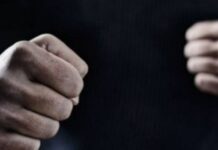 У місті Кривий Ріг поліція затримала двох чоловіків, які побили знайомого