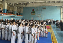 Каратисти з Камʼянського вибороли 11 медалей на чемпіонаті у Кривому Розі